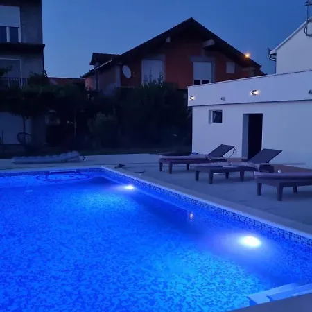펜션 Thesouth Kraj (Split)